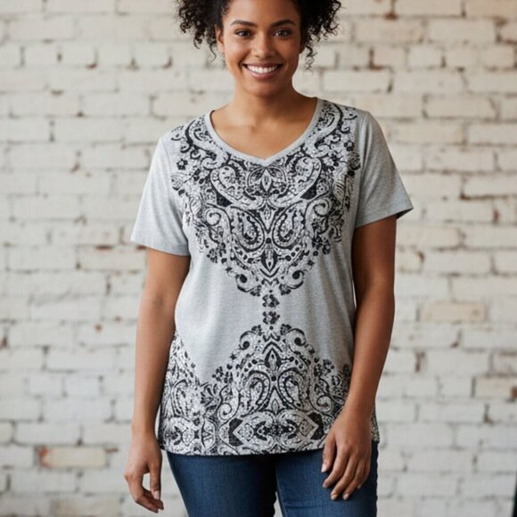 Zenergy by Chico's Tops - Chico's Zenergy V-Neck T-Shirt - P2P 23"